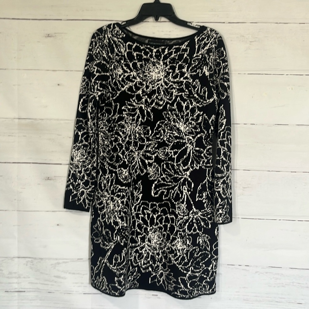 Sz Small 
Cynthia Rowley Black and White Sweater Dress